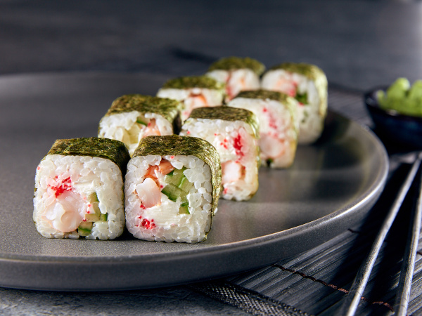 Ролл с креветкой