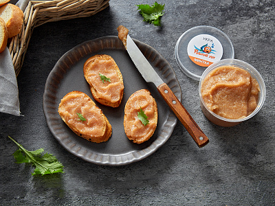 Икра минтая слабосоленая 250 гр