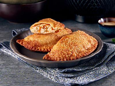 Чебурек с кальмаром жареный